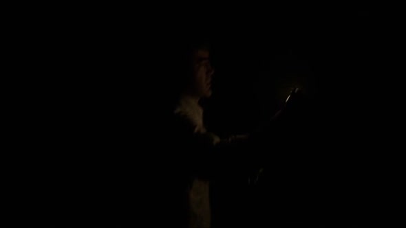 Náhled V zajetí démonů (2013 Cz dab Horor).avi (1)