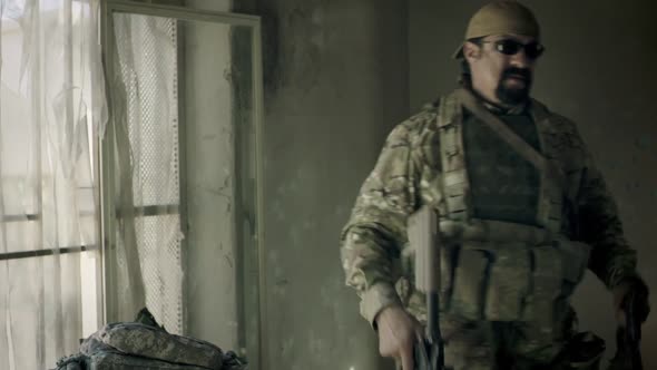 Náhled Sniper.Special.Ops.2016.1080p.BluRay.x264.DTS-HD.MA.5.1-RARBG.CZsub.mkv (5)