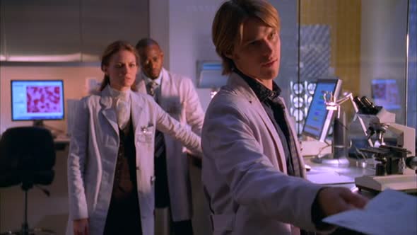Náhled Dr.House.S02E13.Modelka.DVDrip.CZ.avi (6)