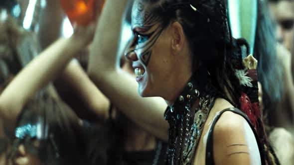 Náhled Soudny-Den-Doomsday-1080p-Bluray-AC3-CZ-dab-2008.mkv (6)