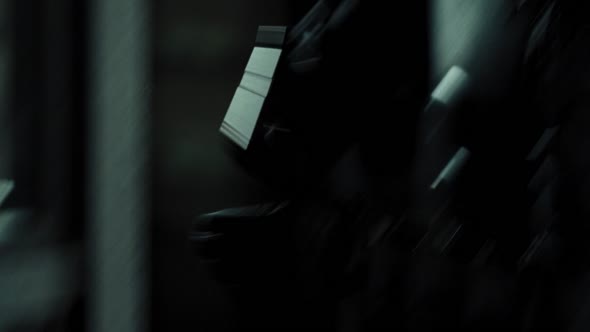 Náhled Soudny-Den-Doomsday-1080p-Bluray-AC3-CZ-dab-2008.mkv (8)