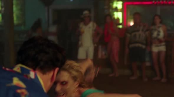 Náhled Ash vs Evil Dead.S02E01.CZ titulky.WEBRip.avi (2)