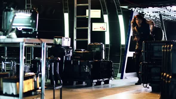 Náhled Killjoys-Vesmírní-lovci-S01E07-720p-CZ Dabing-Nicole.avi (1)
