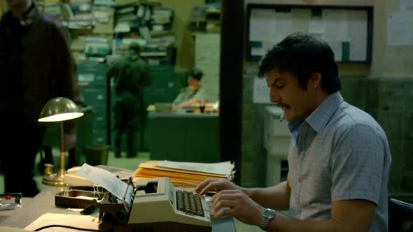 Náhled Narcos.S02E04.WEB.X264-DEFLATE.mkv (6)