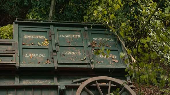 Náhled Pride.and.Prejudice.2016.BRRip.Xvid.AC3.CZ.avi (4)