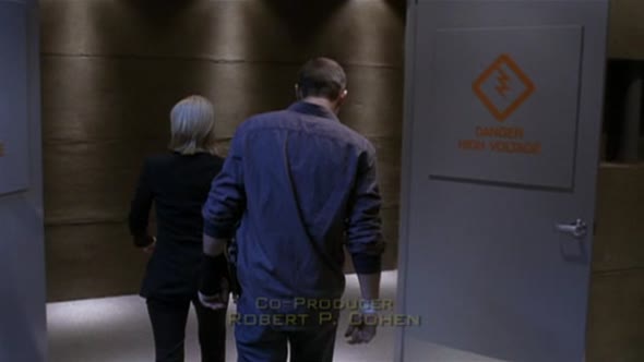 Náhled 24 Hodin - 24 S03E15 DVDrip CZDAB.avi (1)
