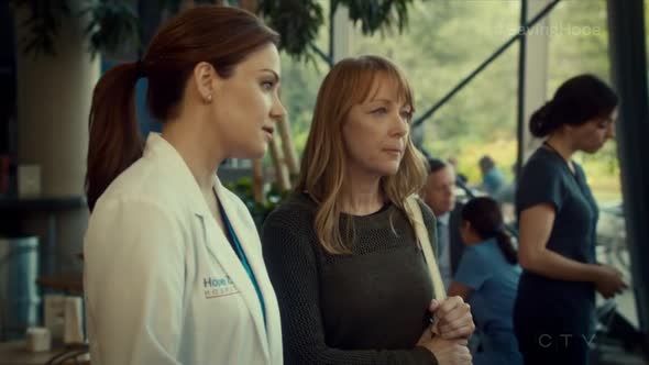 Náhled Saving.Hope.S04E05.HDTV.x264-KILLERS.mp4 (4)