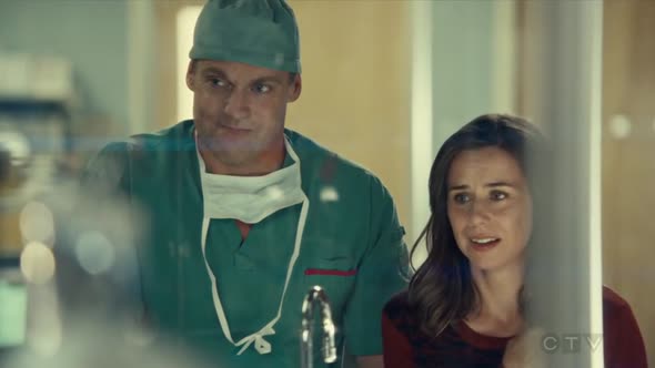 Náhled Saving.Hope.S04E05.HDTV.x264-KILLERS.mp4 (10)