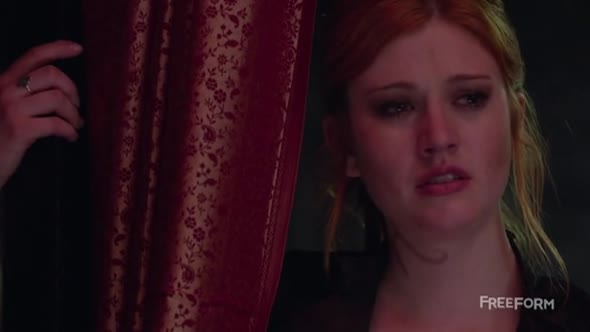 Náhled Shadowhunters.S01E06.cz.tit..avi (9)