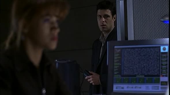 Náhled 24 Hodin - 24 S01E08 DVDrip CZDAB.avi (4)