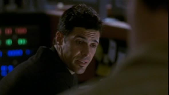 Náhled 24 Hodin - 24 S01E08 DVDrip CZDAB.avi (8)
