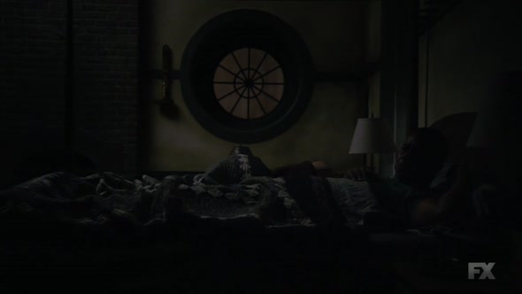 Náhled American Horror Story s06e02.avi (4)