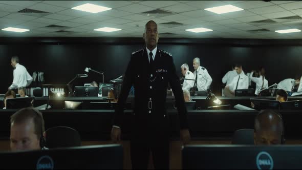 Náhled Pád Londýna (London Has Fallen - 2016) 1080p cz dabing, akční thriller.mkv (2)