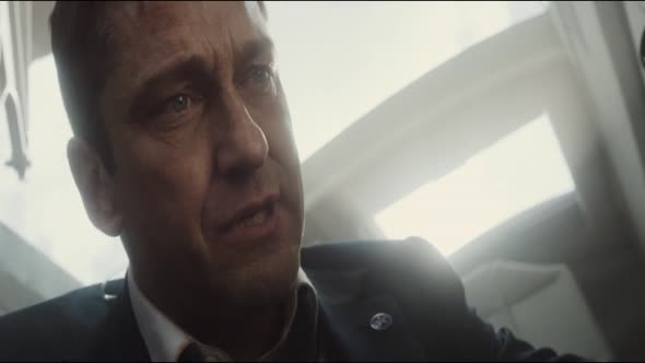 Náhled Pád Londýna (London Has Fallen - 2016) 1080p cz dabing, akční thriller.mkv (5)