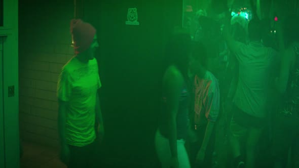 Náhled Neighbors.2014.CZ-dabing.avi (9)