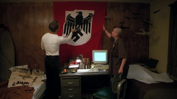 Náhled American.History.X.1998.1080p.BluRay.x264.anoXmous.mp4 (10)