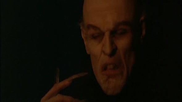 Náhled Ve stinu upira (2000) DVDRip CZ horor.avi (7)