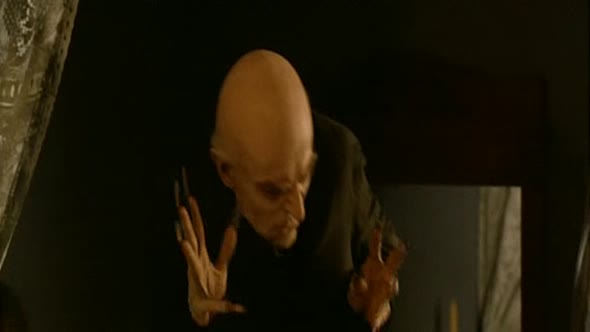 Náhled Ve stinu upira (2000) DVDRip CZ horor.avi (10)