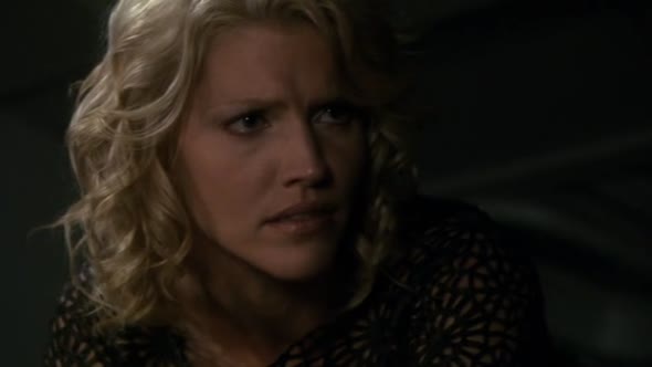 Náhled Battlestar Galactica CZ - 01x12 - Posledn zblesk Kobolu, st 1..avi (3)