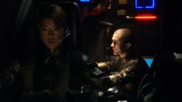 Náhled Battlestar Galactica CZ - 01x12 - Posledn zblesk Kobolu, st 1..avi (4)