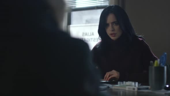 Náhled Marvels Jessica Jones S01E01 - WEBrip EN+CZtitulky.mkv (3)