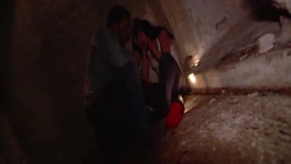 Náhled the-tunnel-horor-2011-vlozene-titulky-nostra_(1).avi (9)