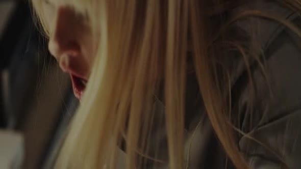 Náhled Vice (2015) HDRip.XViD.avi (3)