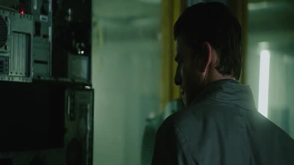 Náhled Vice (2015) HDRip.XViD.avi (9)