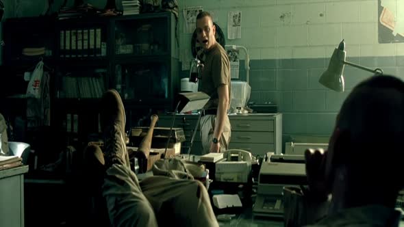 Náhled Černý jestřáb sestřelen (Black Hawk Down) (USA, 2001 - HD 720p - CZ dabing - H264 - AAC 2CH).mkv (2)