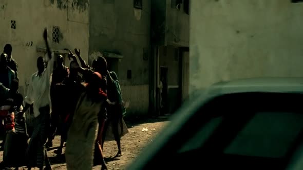 Náhled Černý jestřáb sestřelen (Black Hawk Down) (USA, 2001 - HD 720p - CZ dabing - H264 - AAC 2CH).mkv (8)
