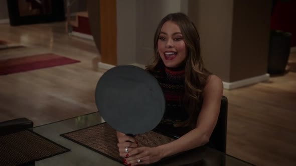 Náhled Modern.Family.S08E04.HDTV.x264-LOL.mkv (8)