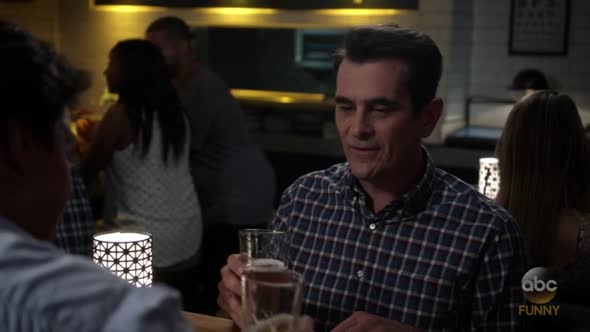Náhled Modern.Family.S08E04.HDTV.x264-LOL.mkv (9)
