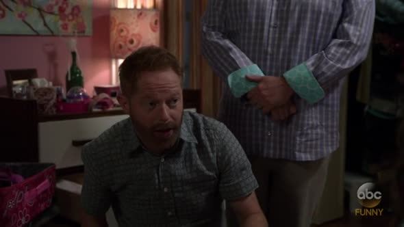 Náhled Modern.Family.S08E04.HDTV.x264-LOL.mkv (10)