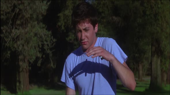 Náhled Donnie.Darko.BluRay.1080p.x264.5.1.Judas.mp4 (1)