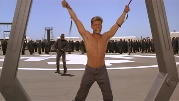 Náhled Hvězdná pěchota - Starship Troopers - 1997 DVDrip CZdabing.avi (4)