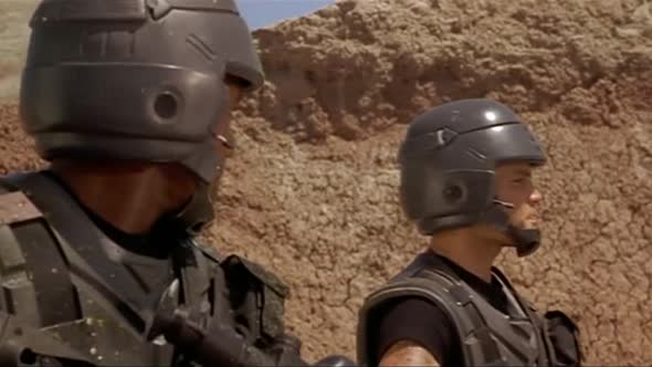 Náhled Hvězdná pěchota - Starship Troopers - 1997 DVDrip CZdabing.avi (7)