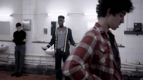 Náhled Zmetci-(Misfits)-s01e06.avi (3)