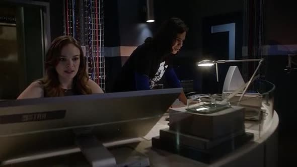 Náhled THE FLASH S01E04 CZTIT - scifi, akční seriál.avi.avi (9)