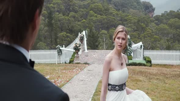 Náhled A.Few.Best.Men.2011.BRRip.XViD.AC3.avi (9)