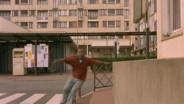 Náhled Yamakasi-Sedm samurajů 21.století (2001) cz dabing.avi (1)