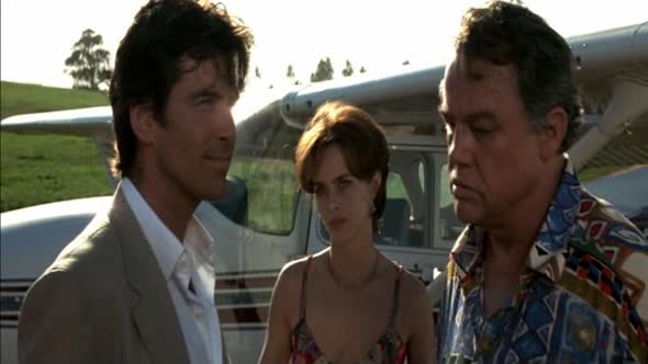 Náhled Zlate oko (1995) CZ dabing Akcni Dobrodruzny Krimi Thriller.avi (9)