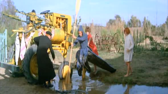 Náhled Tonouci se stebla chyta (1967) CZ dabing Komedie.avi (9)