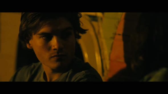 Náhled Útěk do divočiny CZ dabing - Dobrodružný Drama, USA, 2007.avi (8)