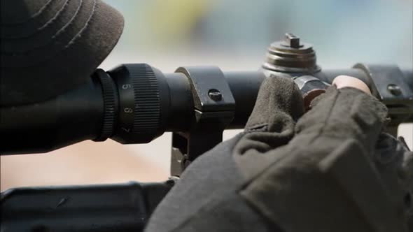 Náhled Sniper.Ghost.Shooter.2016.DVDRip.XviD.AC3-EVO.avi (2)