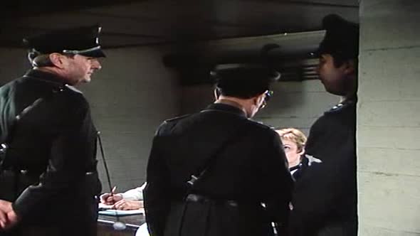 Náhled ZÍTRA VSTANU A OPAŘÍM SE ČAJEM - KOMEDIE - ČESKÝ FILM.avi (6)
