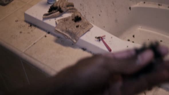 Náhled Pár nenormálních aktivit-CZ Dabing Haunted House 2013 BDRip-Lepší kvalita!.avi (3)