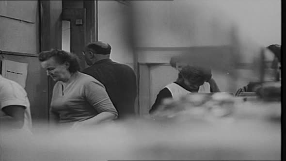 Náhled Cerny Petr (1963) Ceskoslovensko Komedie Drama.avi (10)