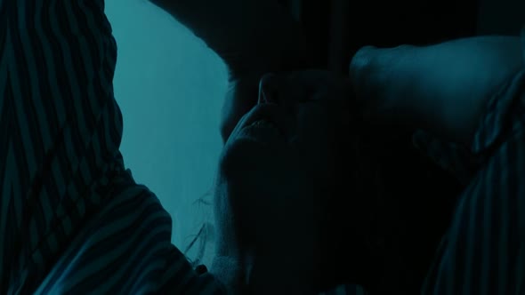 Náhled Diagnóza Šampión Concussion (2015) CZdub.mkv (2)