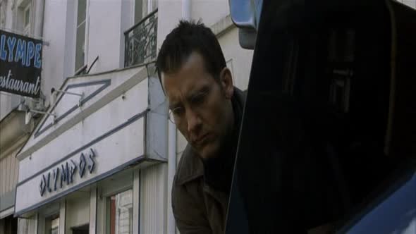 Náhled Agent-bez-minulosti-Bourne-Identity-The-CZ-dabing-2002.avi (7)