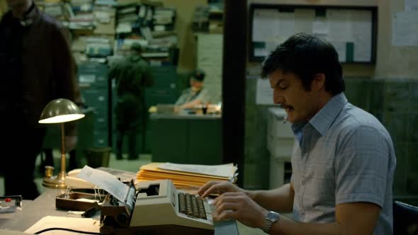 Náhled Narcos.S02E04.720p.WEBRip.x264-SKGTV.mkv (6)